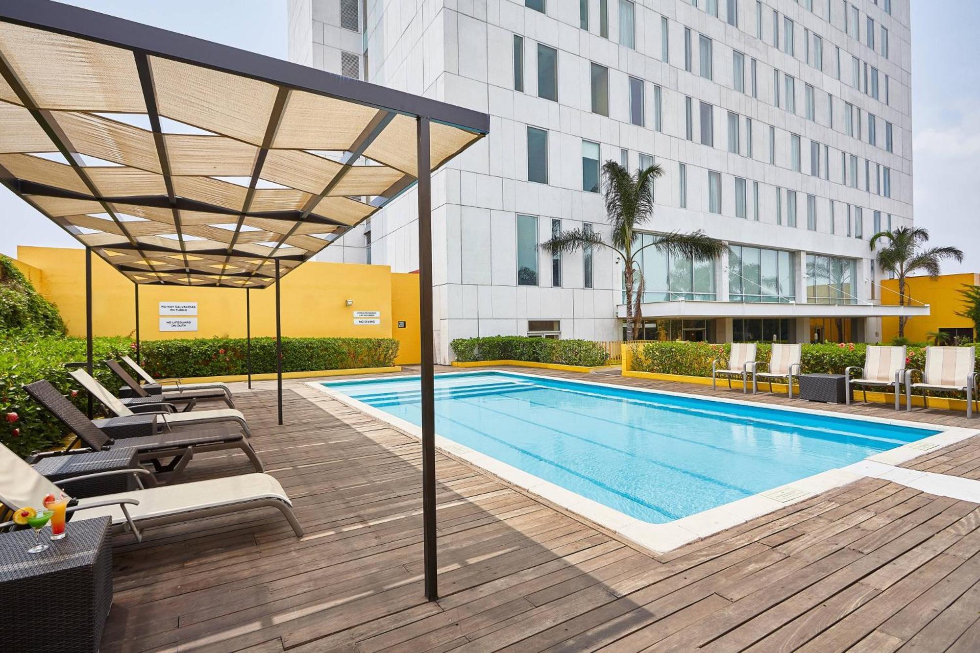 Courtyard By Marriott Leon At The Poliforum Luaran gambar
